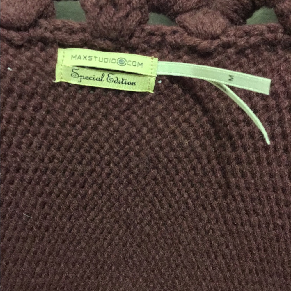 Sweater - Picture 5 of 5